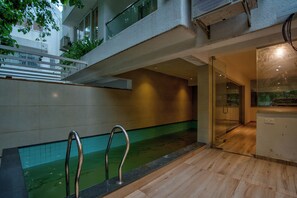 Indoor pool - Asgard Apartments & Hotels (Siolim)