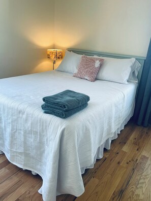 3 Schlafzimmer, Schreibtisch, Bügeleisen/Bügelbrett, WLAN