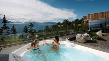 Sauna, hot tub, dan ruang uap