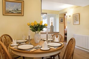 House, Patio, Garden View | Dining room