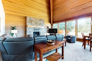 TV, fireplace - Mountain-view home with pools, hot tub, sauna, & wood fireplace - dog-friendly (Black Butte Ranch)