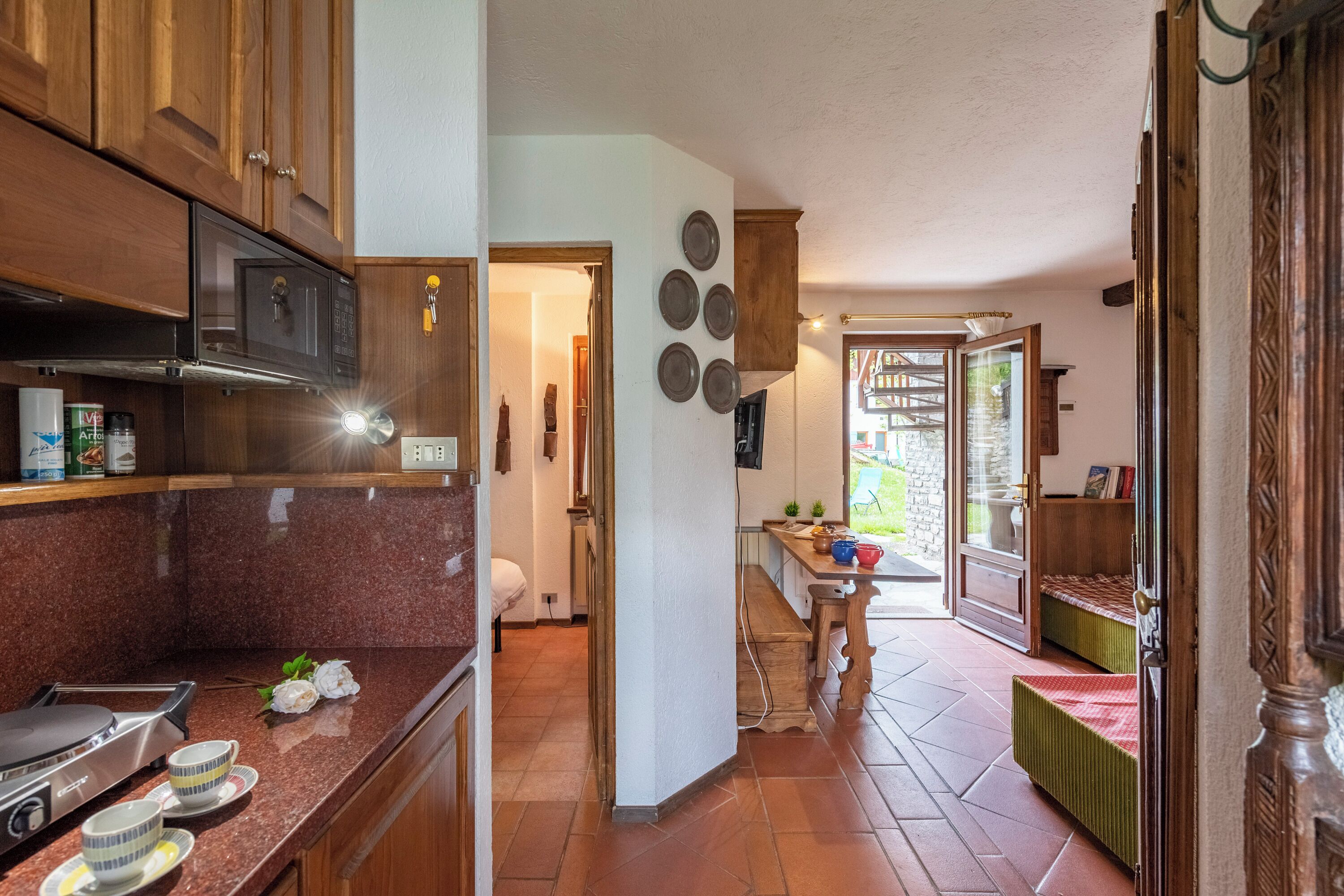 Fridge, microwave, stovetop, electric kettle