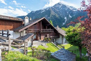 Exterior - Cozy Apartment With Garden in Courmayeur (Verrand)