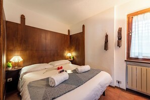 Family Apartment, Multiple Bedrooms (Cozy Apartment with Garden in) - Flats With Garden in Courmayeur (Verrand)