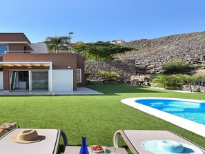 Pool - Stunning private villa for 4 guests with A/C, private pool, WIFI, TV and balcony (Maspalomas)