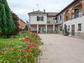 Exterior - Cosy apartment for 4 people with WIFI, pool, TV and patio (Castell'alfero)