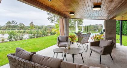 Bonito apartamento para 4 personas con piscina, WIFI, TV y patio