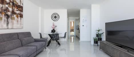 Apartment | Wohnbereich | Flachbildfernseher