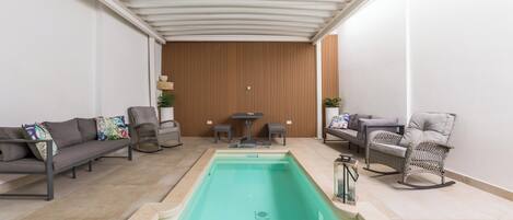 AuĂenpool, beheizter Pool