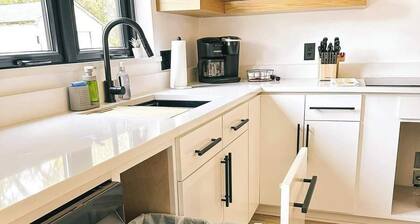 N. Dallas 4-bedroom house with Near DAL, DFW