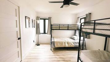 4 bedrooms, WiFi, bed sheets