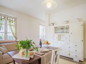Dining - Lovely apartment for 3 guests with WIFI, TV and terrace (Camaiore)