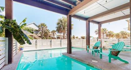 Private Pool, Pet Friendly, Parking for 4