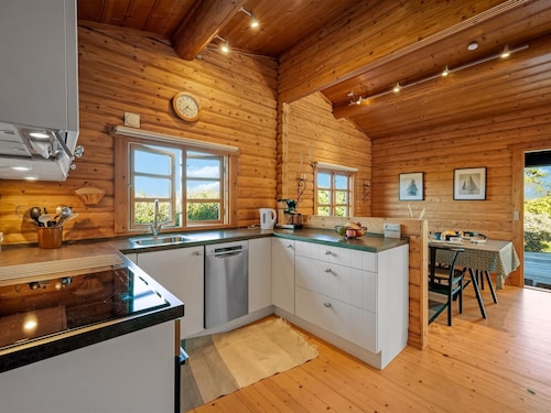 "Christl" - 500m from the sea by Interhome