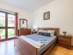 1 bedroom, iron/ironing board, travel cot