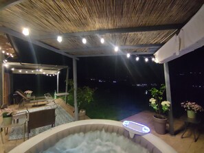 Terrace/patio - Studio apartment with hot tub and patio in peaceful countryside! (Abruzzo)