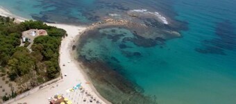 Hermoso apartamento en villa para 5 personas con A/C, WIFI, TV y patio