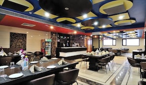 Restaurant - Crystal Ganga Heights 5 Min from Har Ki Pauri (Haridwar)