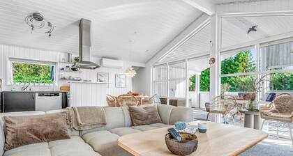 "Ion" - 250m from the sea by Interhome
