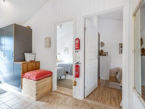 3 bedrooms, Internet
