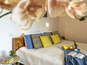 3 slaapkamers, een strijkplank/strijkijzer, reisbedje