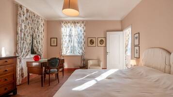 2 camere, culla da viaggio, Wi-Fi gratuito