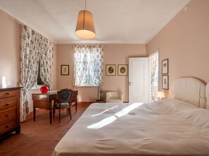 2 室のベッドルーム、旅行用ベビーベッド、WiFi (無料)