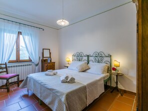 3 室のベッドルーム、旅行用ベビーベッド、WiFi (無料)