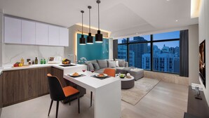 Suite Premier, 1 kamar tidur | Makan di kamar