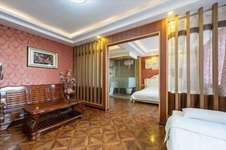 Room. Sunshine Holiday Hotel