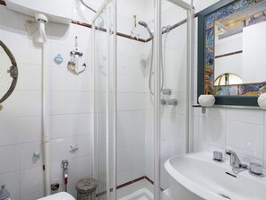 Bathroom - Stunning private villa for 3 guests with WIFI, TV, terrace, pets allowed and panoramic view (Castellaro)