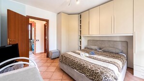 Family House, 1 Bedroom, Microwave (La Casa In Campagna: Rustic Retreat) | 1 bedroom - La Casa In Campagna: Rustic Retreat 800m From the Lake (Leggiuno)