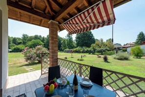 Family House, Multiple Bedrooms (La Casa In Campagna 800m from lake) | Outdoor dining