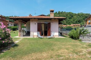 Maison familiale, plusieurs chambres (La Casa In Campagna 800m from lake) | Extérieur