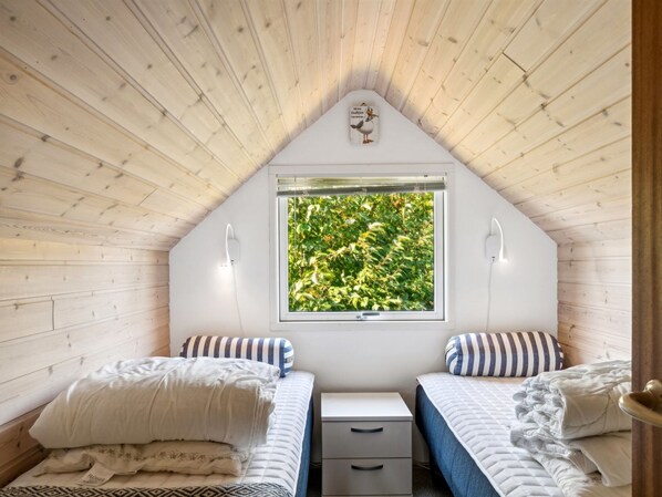 3 bedrooms, WiFi - "Laerke" - 200m from the sea by Interhome (Gudhjem)