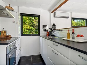 Fridge, dishwasher, cookware/dishes/utensils