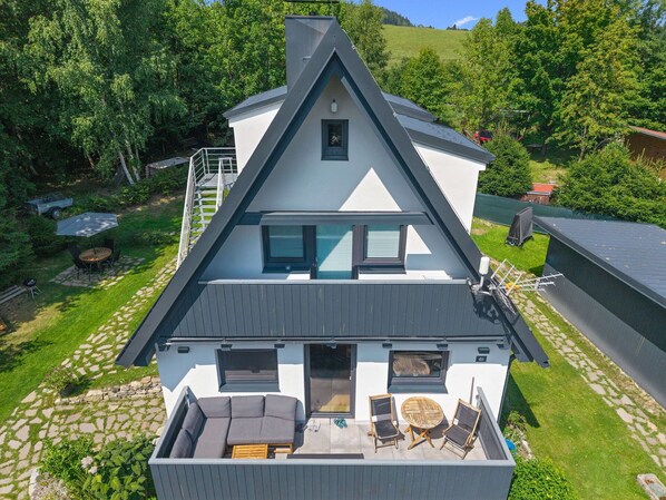 Outdoor dining - Beautiful apartment for 5 guests with WIFI, TV and terrace (Ceský Krumlov)