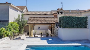 Pool - Beautiful  villa for 6 guests with private pool, WIFI, A/C, TV and terrace (Pula)