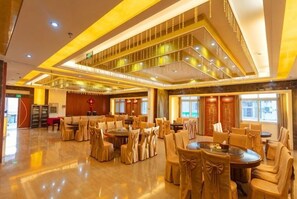 Unclassified image, 4 of 21, button - Shenzhou Hotel (Xiangyun)