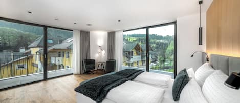 Family Suite | 2 bedrooms, in-room safe, desk, laptop workspace