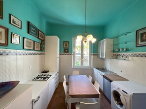 電子レンジ、オーブン、食器洗い機