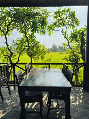 Outdoor dining - Rumi Bumi - Lovina Rice Terrace Retreat (Buleleng)