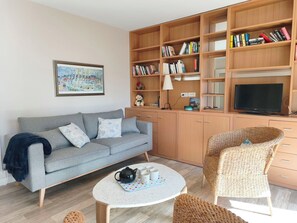 Living area - Lovely apartment for 4 guests with WIFI, TV, terrace and pets allowed (Dinard)
