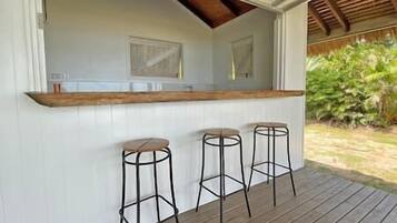 Bar (en la propiedad)