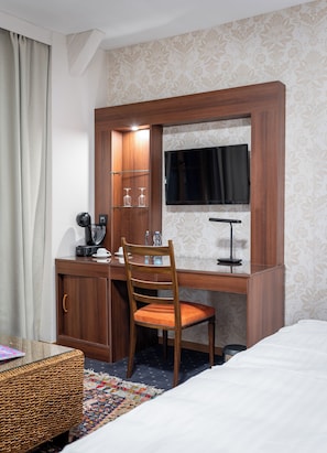 Deluxe Double or Twin Room, Balcony, Lake View