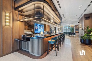 Bar (on property) - Skyline Serenity, Spa, Pool & Balcony Views (Miami)