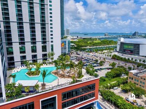 Exterior - Skyline Serenity, Spa, Pool & Balcony Views (Miami)