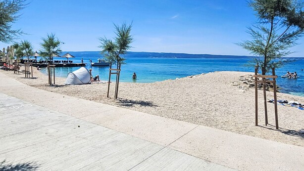 Beach - Nice apartment for 3 guests with A/C, WIFI, TV and balcony (Solin)