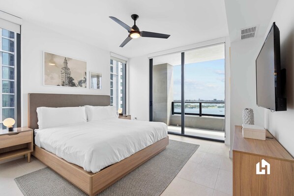 3 bedrooms, in-room safe, iron/ironing board, travel crib