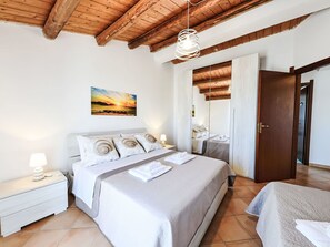 2 bedrooms, travel crib, free WiFi